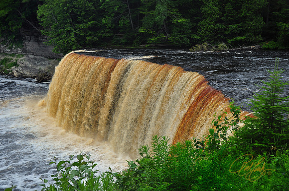 Upper Tahquamenon Falls