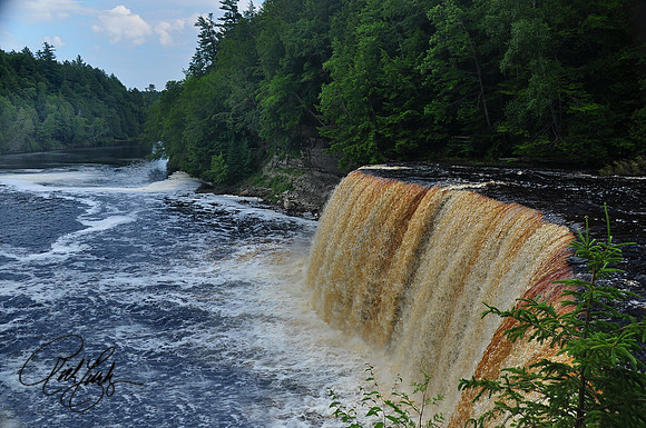 Upper Tahquamenon Falls